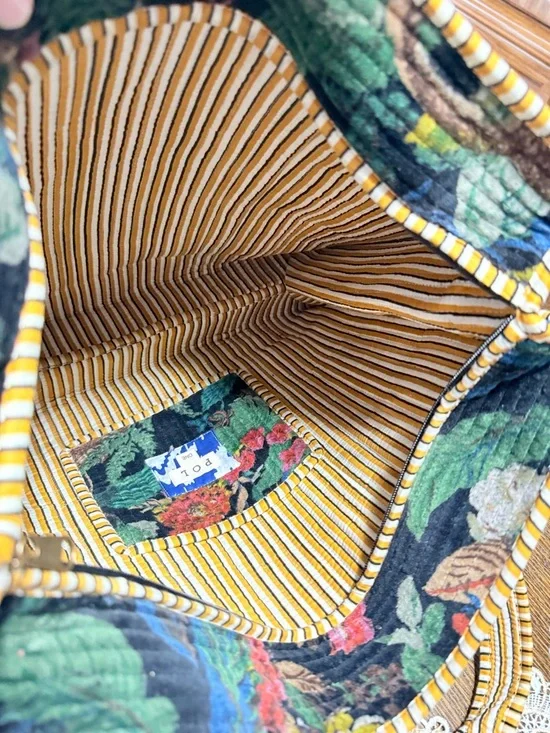 POL Quilted Floral Tote Bag in Black and Green - Picture 3 of 4